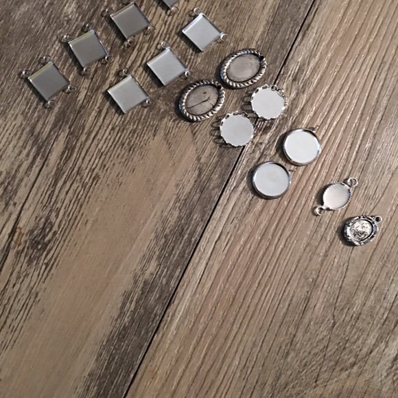 Jewelry Findings - Small Pendants Silver color - Picture 4 of 4